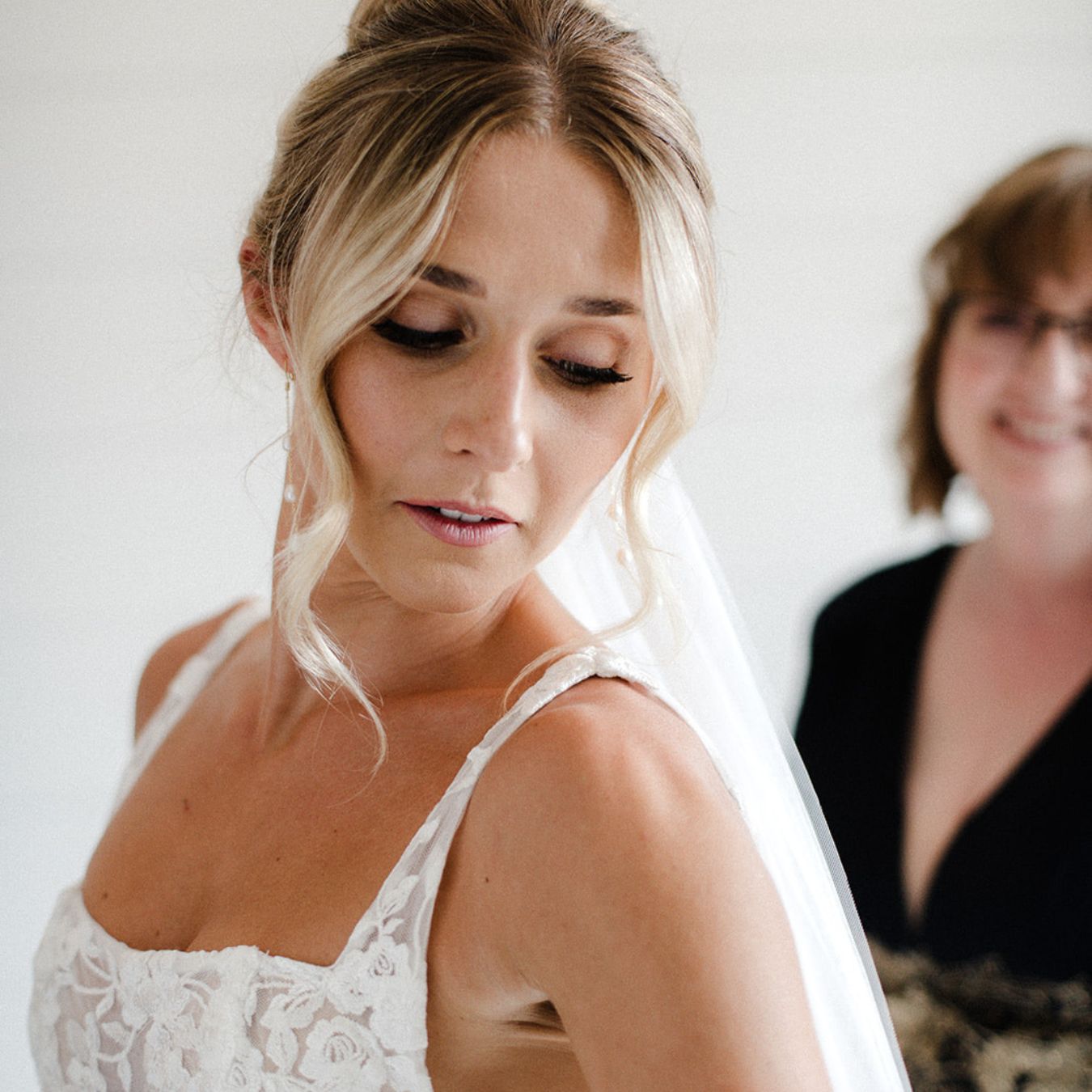 Makeup by Lee, Jessica Crandlemire Photography, Wedding Makeup, Makeup Artist, Georgian Bay Wedding, Blue Mountain Wedding, Collingwood Wedding, Wedding Wire