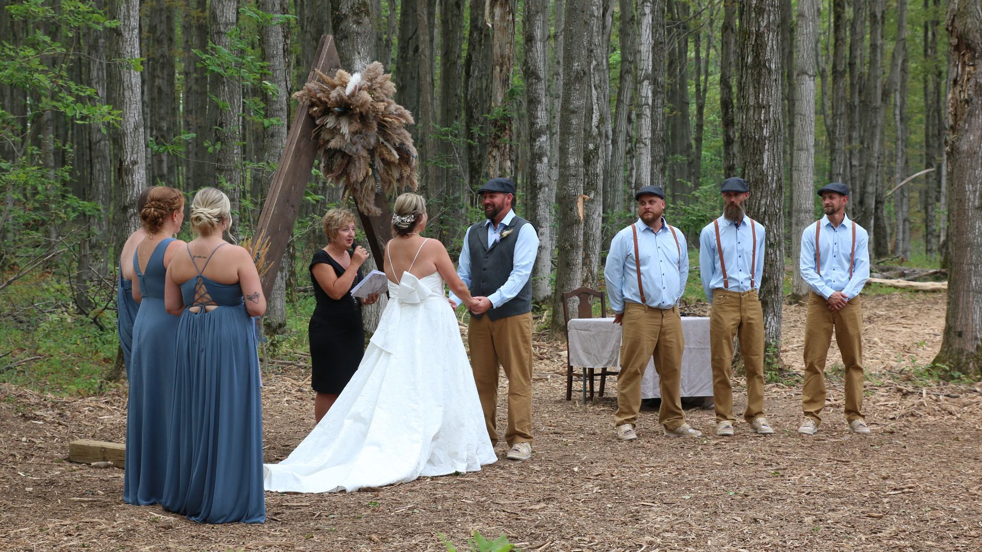 wedding ceremony officiant in the blue mountains, ontario