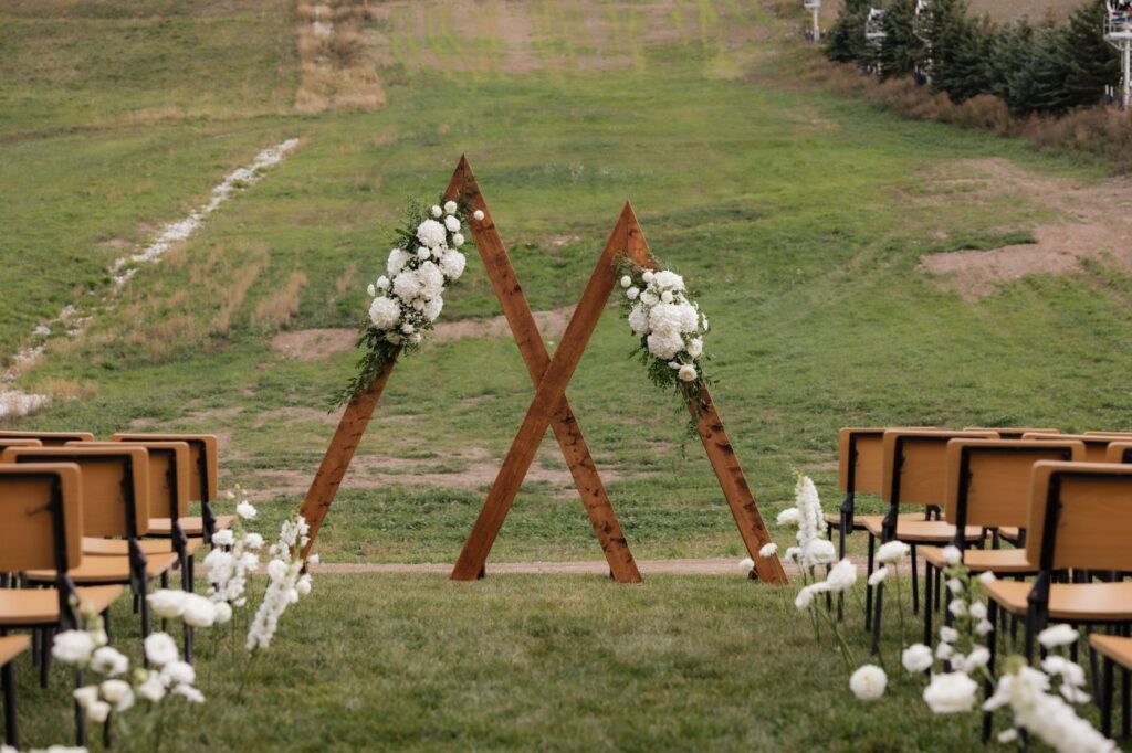 Fire & Flora floral ceremony arch at Georgian Peaks Ski Club The Blue Mountains