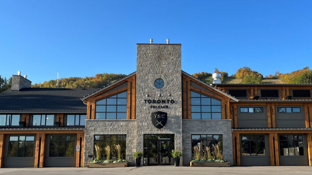 Toronto Ski Club wedding venue in Blue Mountain