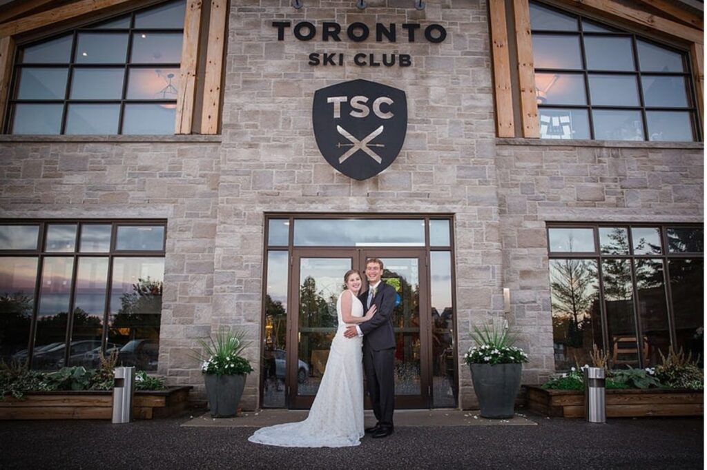 Exterior of Toronto Ski Club wedding venue in Blue Mountain