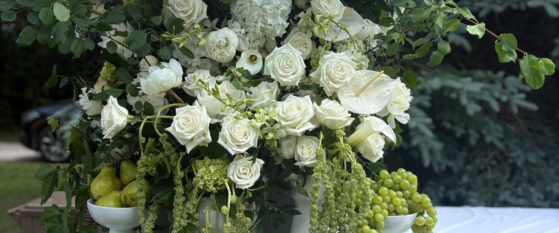 Wedding florals by Mountain Blooms Floral Design in Blue Mountain